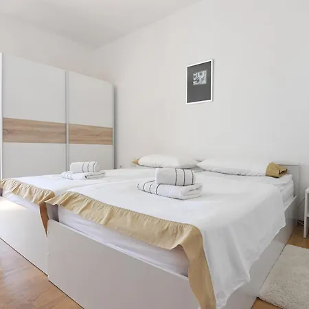 Maslina Ferienhaus Prkos